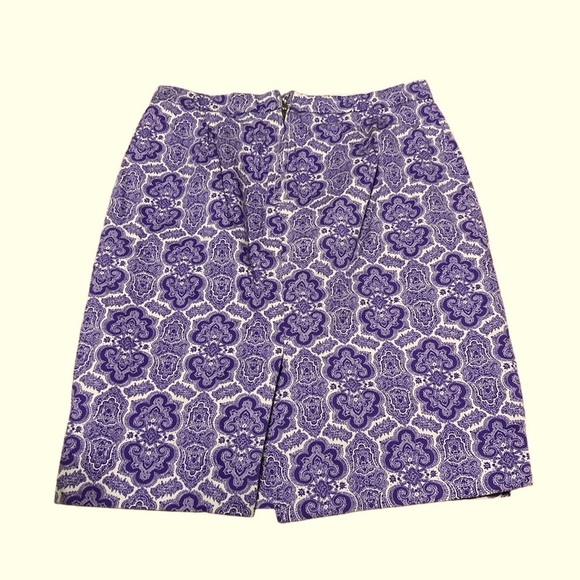 J. Crew No.2 pencil skirt in purple and cream paisley. Size 4 - Picture 3 of 8